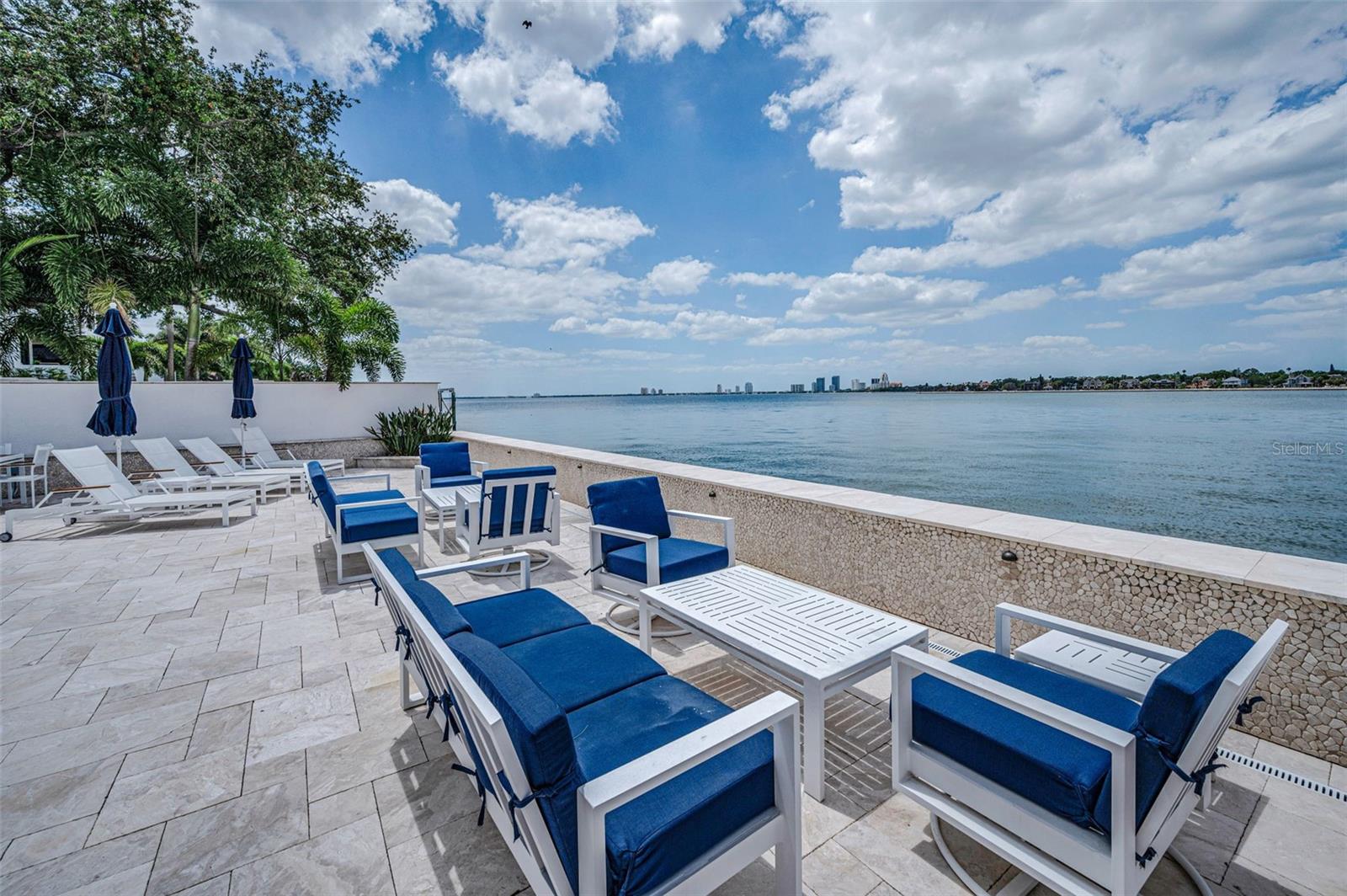 Image 81 of 100 For 2 Adalia Avenue 605