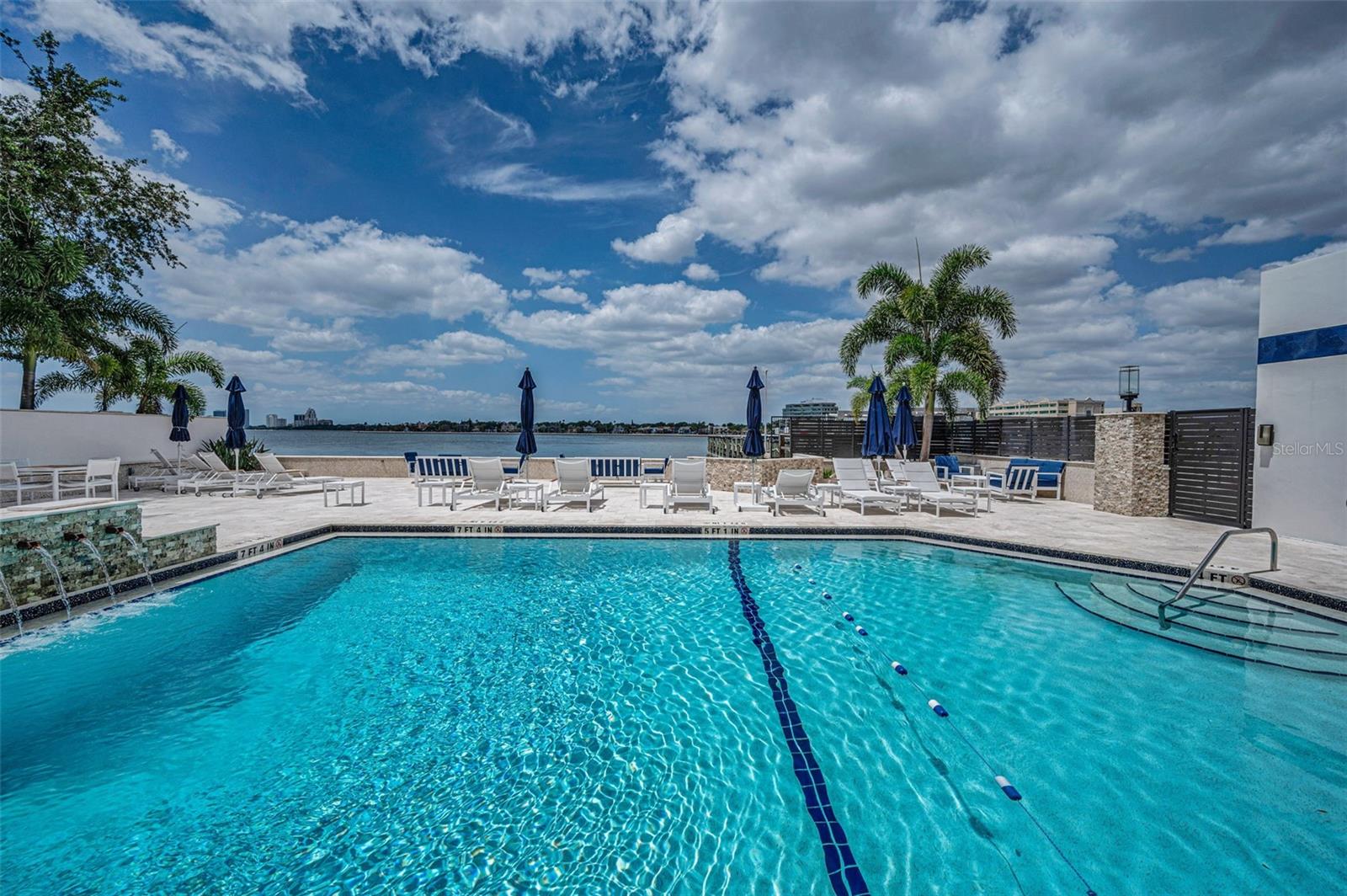 Image 9 of 100 For 2 Adalia Avenue 605