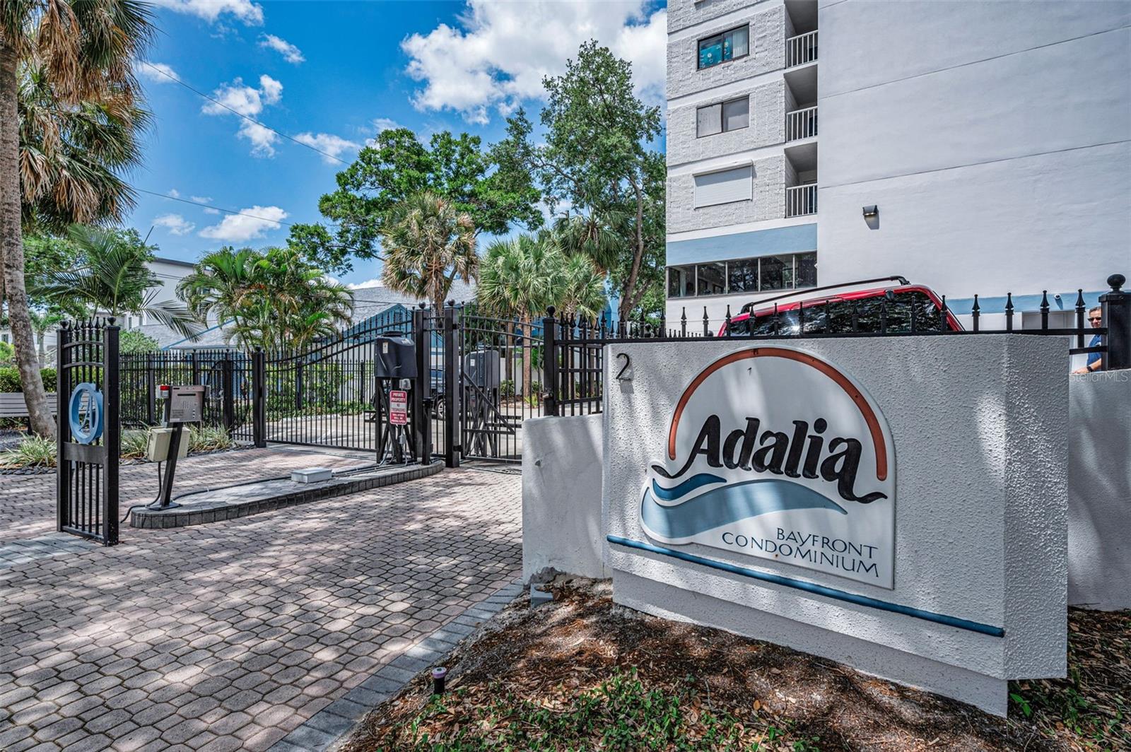 Image 96 of 100 For 2 Adalia Avenue 605