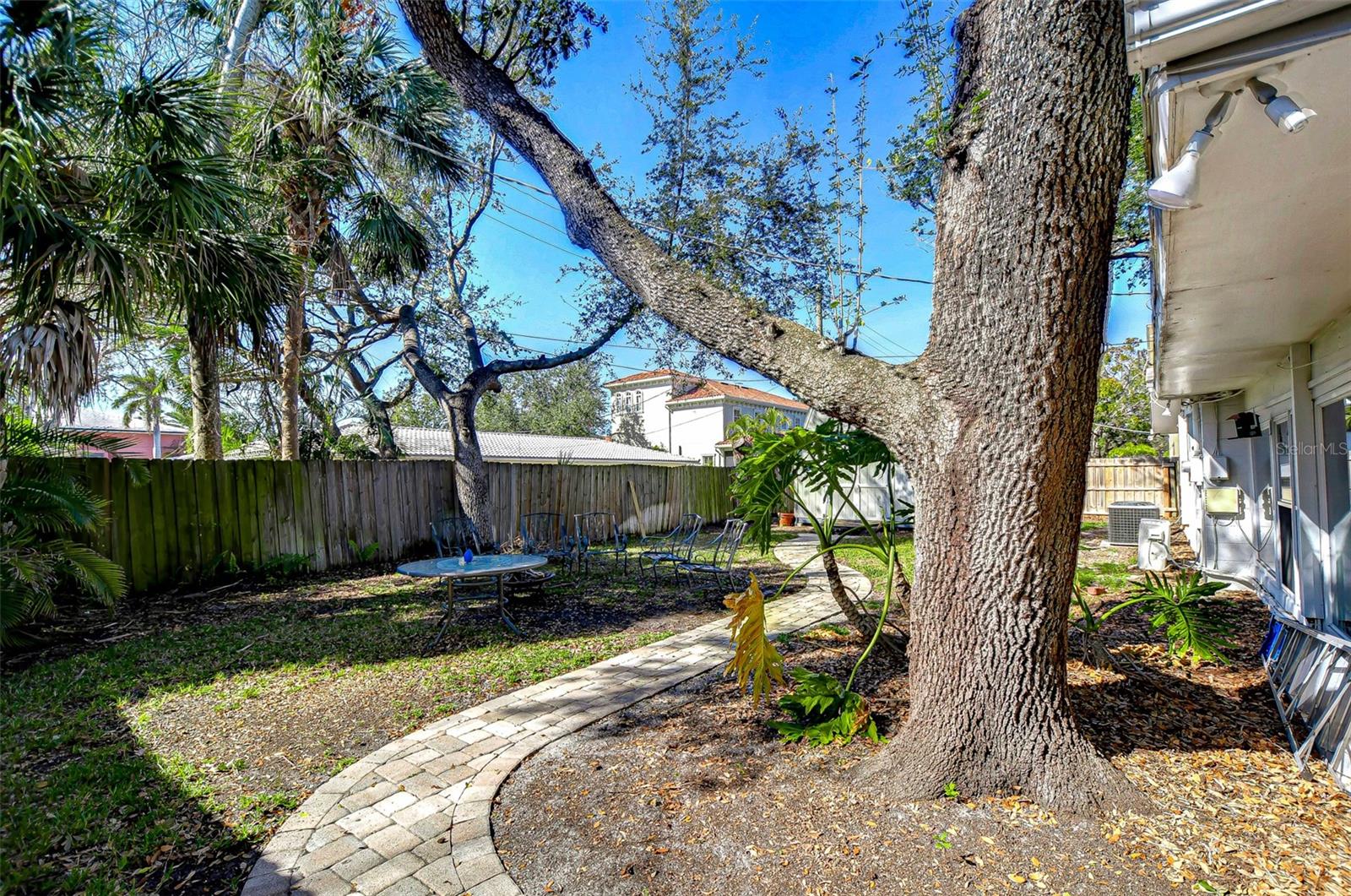 Image 3 of 13 For 3621 Belcher Drive