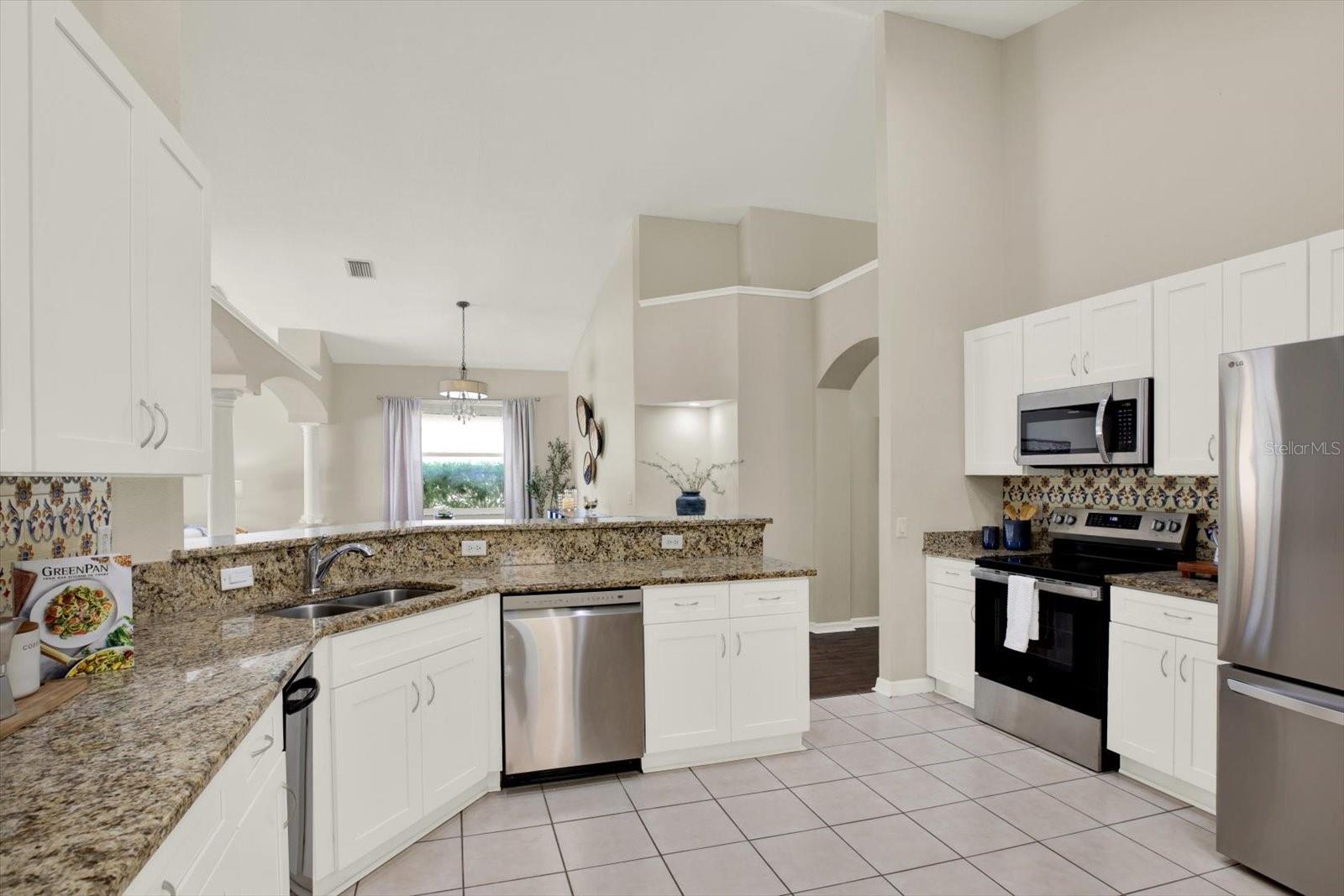 Image 11 of 67 For 18019 Java Isle Drive
