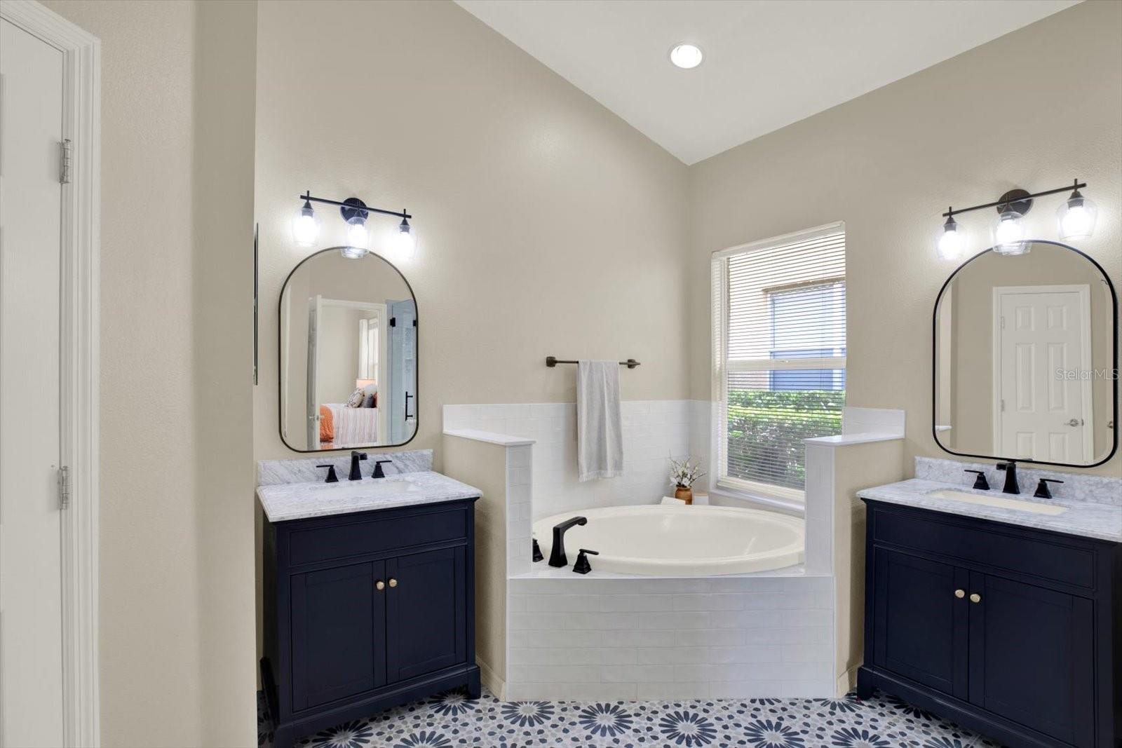 Image 31 of 67 For 18019 Java Isle Drive