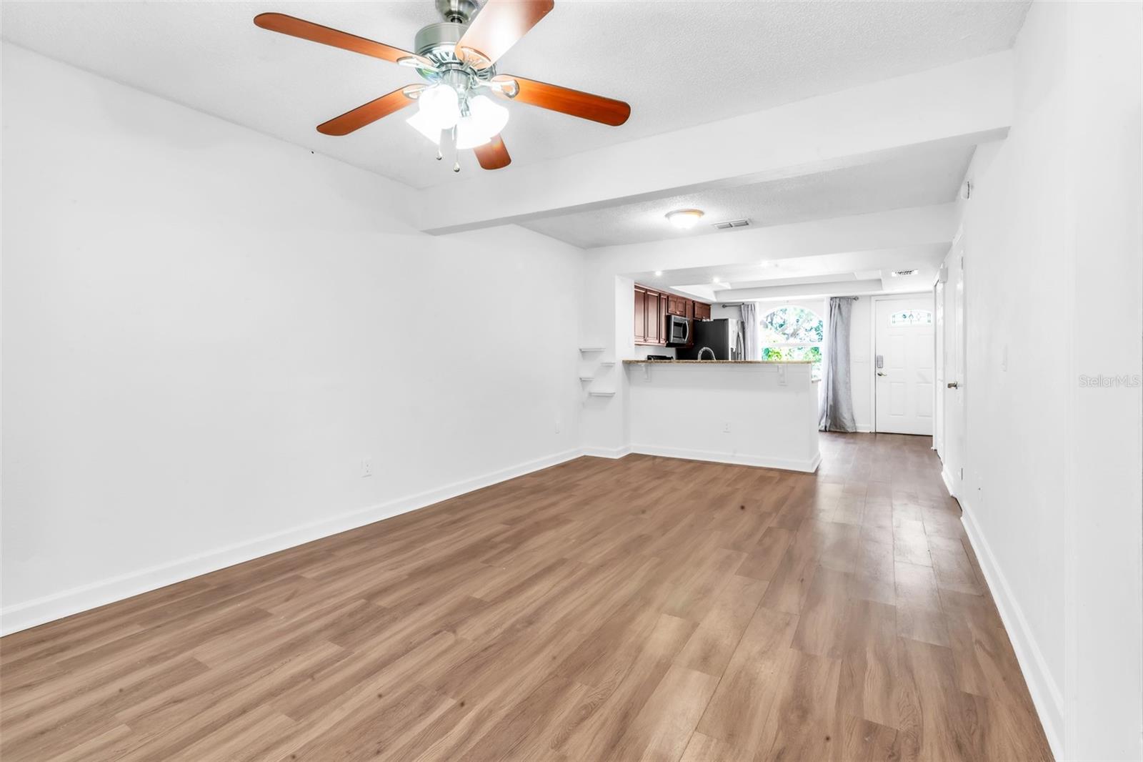 Listing photo id 9 for 3303 Brigadoon Drive