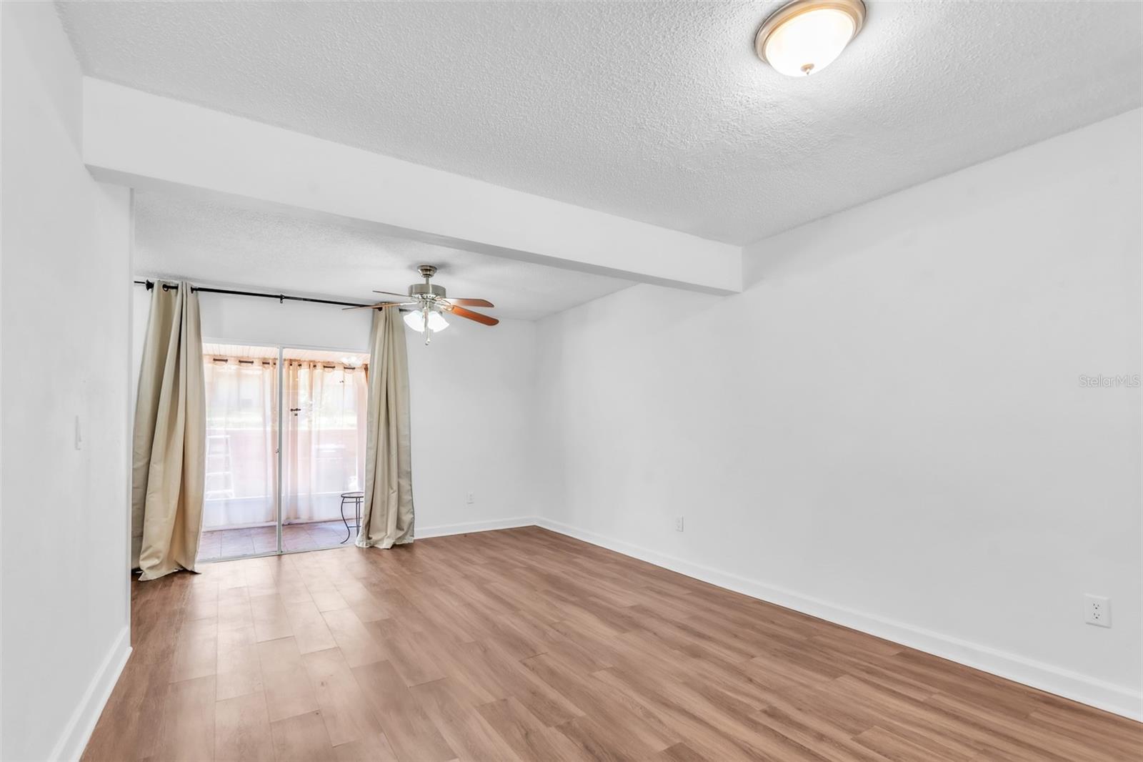 Listing photo id 10 for 3303 Brigadoon Drive