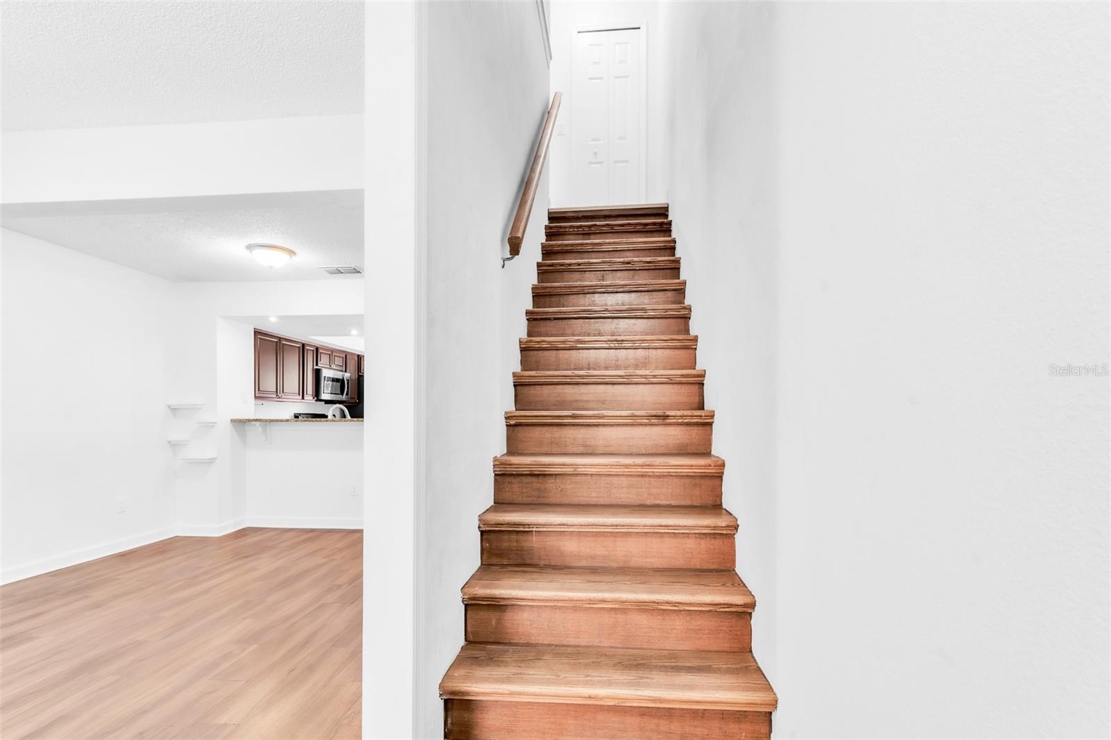 Listing photo id 17 for 3303 Brigadoon Drive