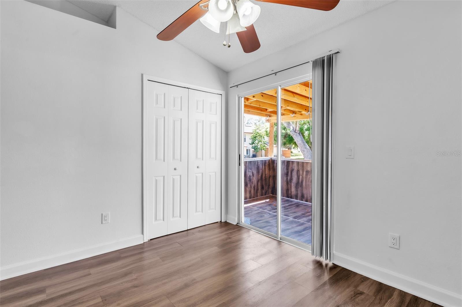 Listing photo id 25 for 3303 Brigadoon Drive