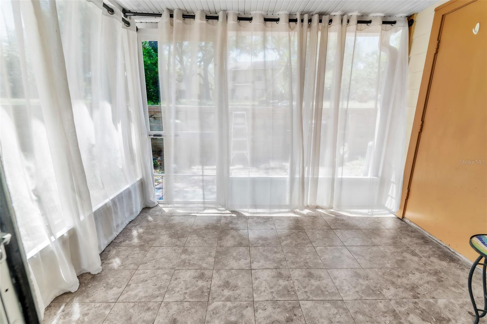 Listing photo id 31 for 3303 Brigadoon Drive