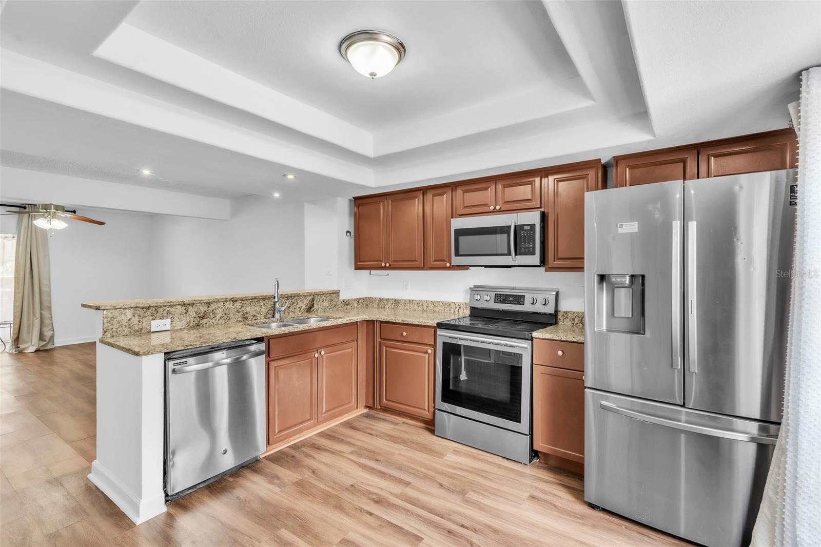 Listing photo id 2 for 3303 Brigadoon Drive