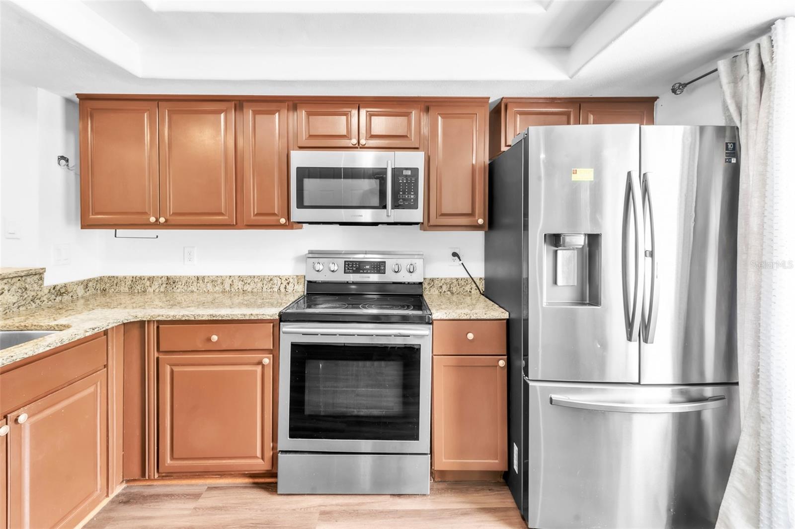 Listing photo id 3 for 3303 Brigadoon Drive