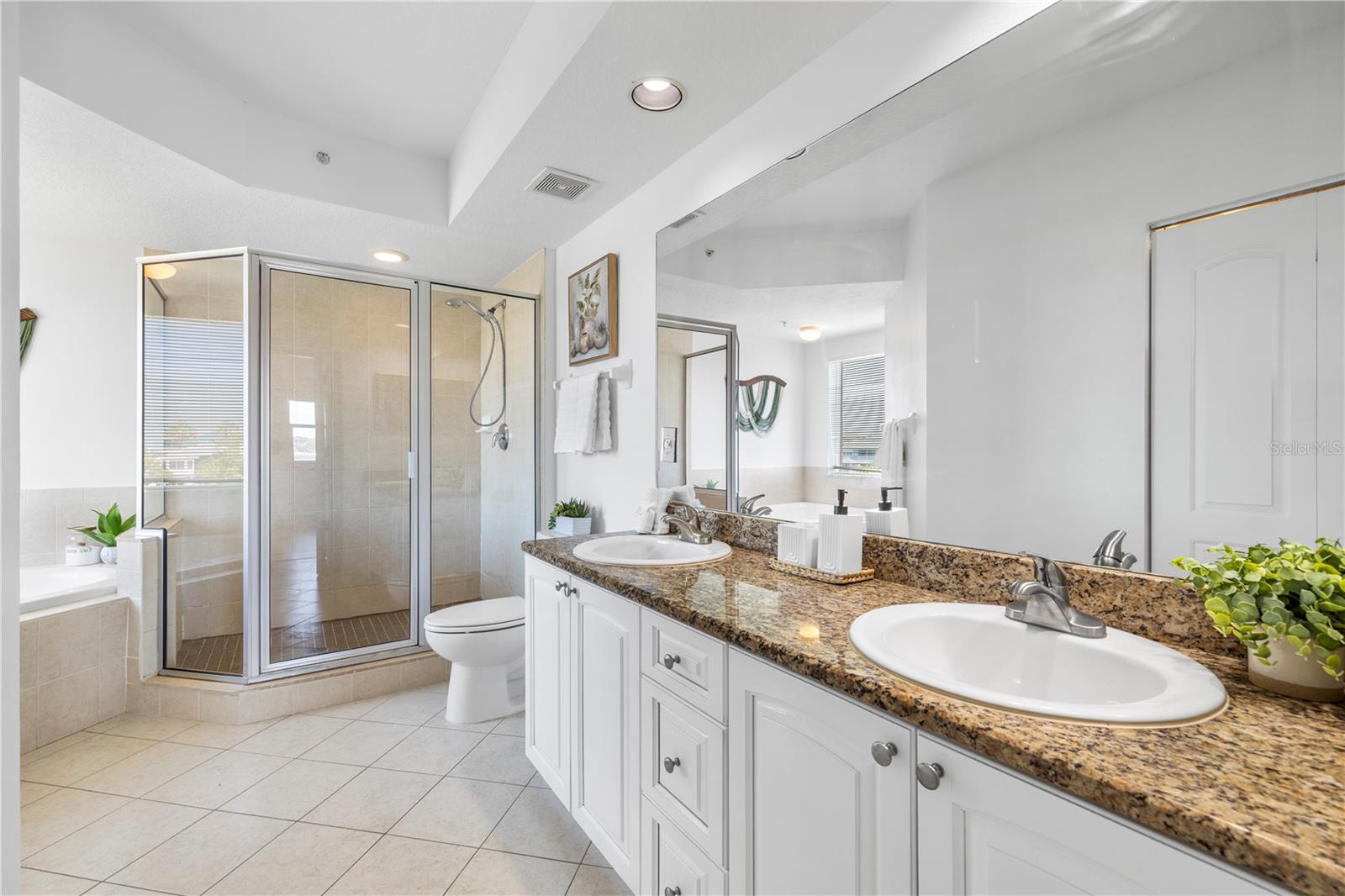 Image 36 of 70 For 4516 Seagull Drive 302