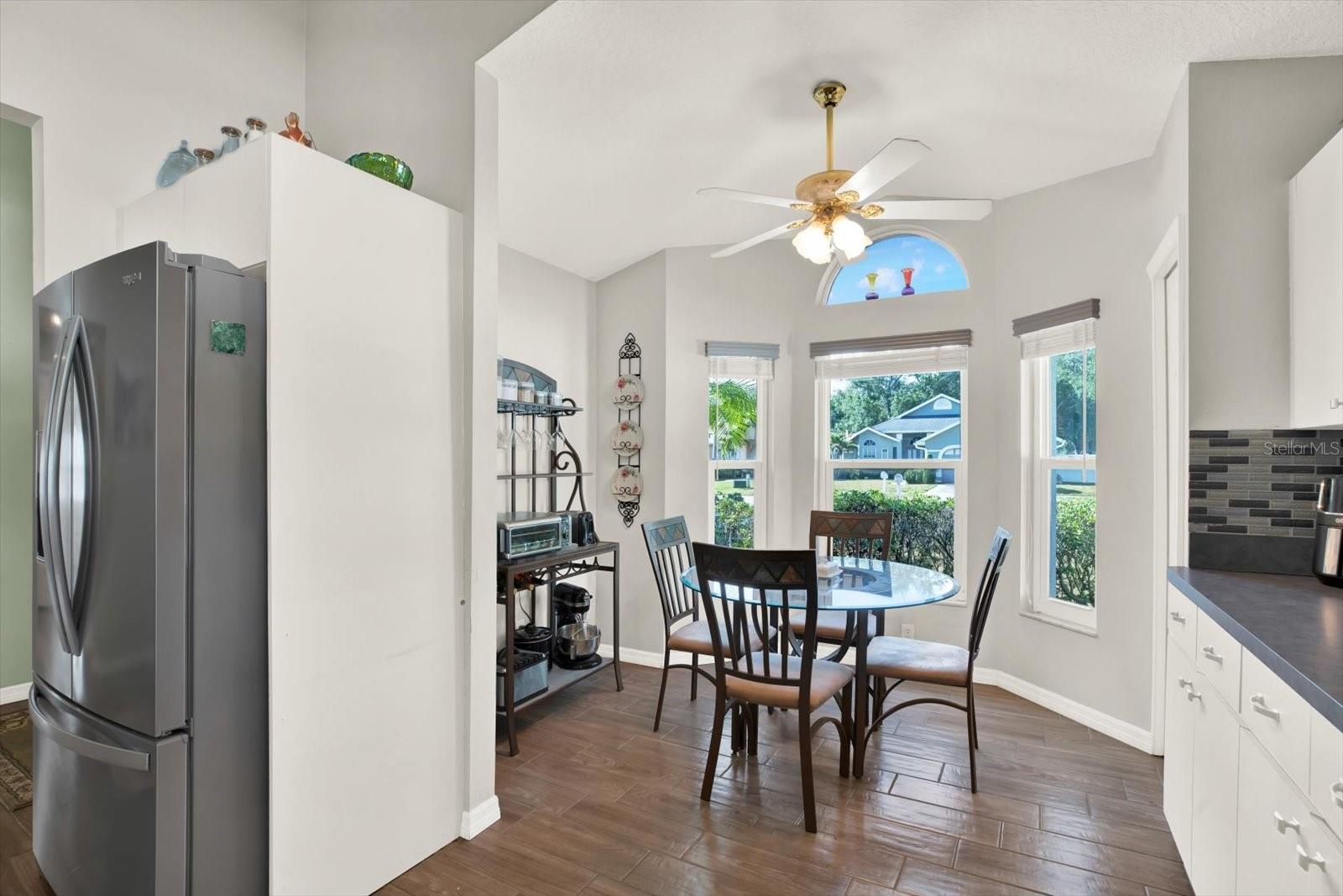 Listing photo id 11 for 5797 147th Avenue N