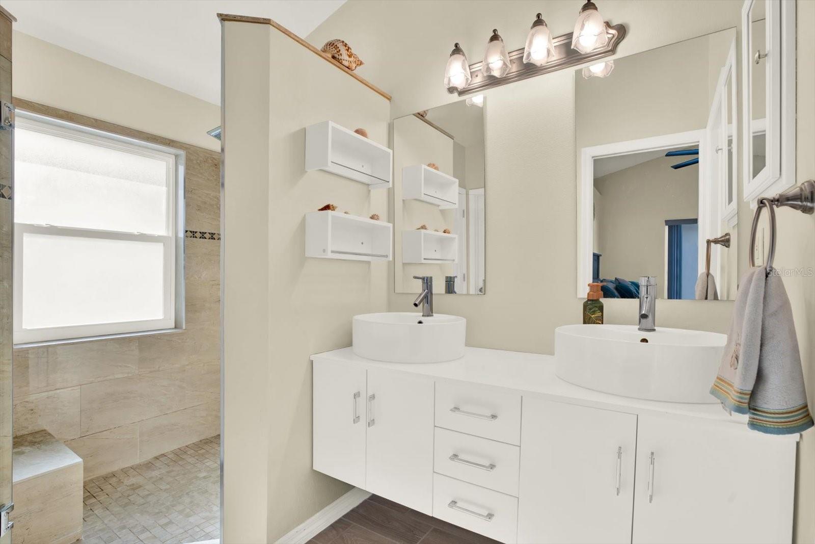 Listing photo id 16 for 5797 147th Avenue N