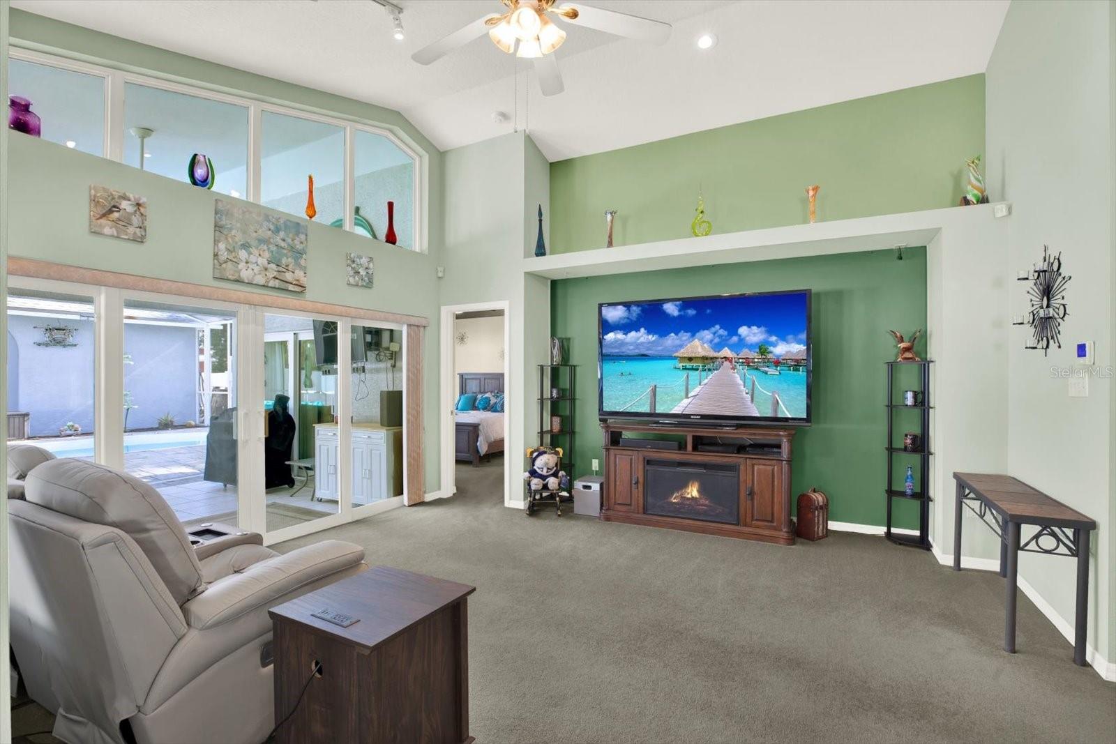 Listing photo id 3 for 5797 147th Avenue N