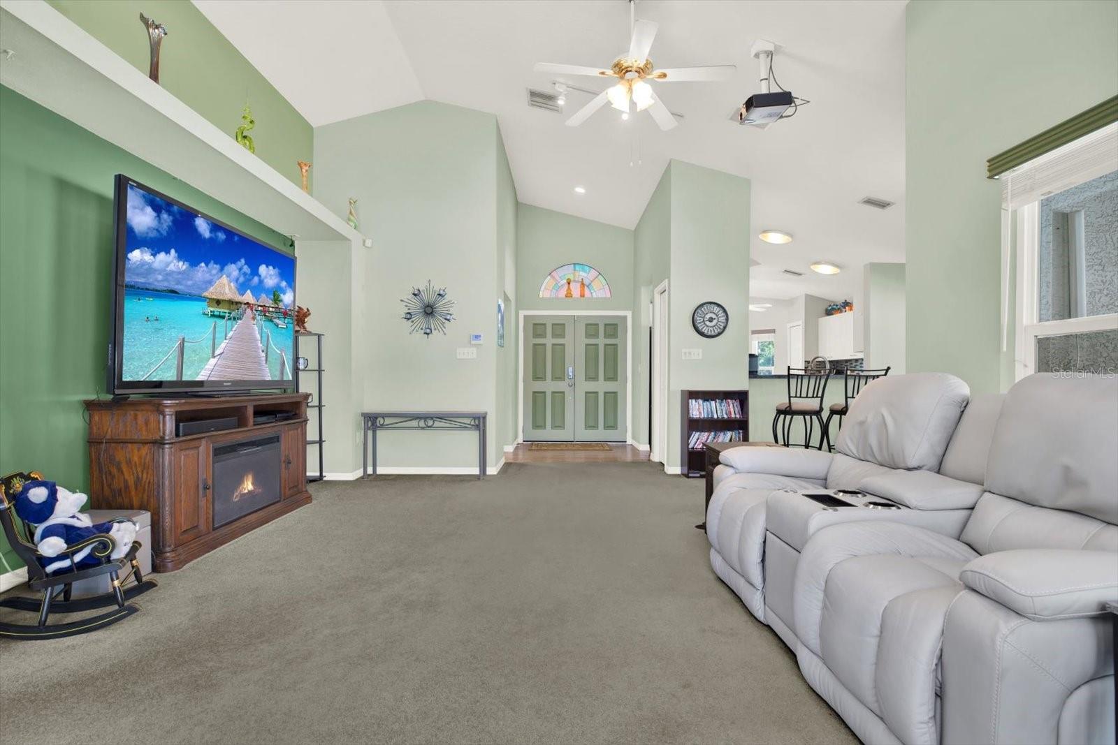 Listing photo id 5 for 5797 147th Avenue N