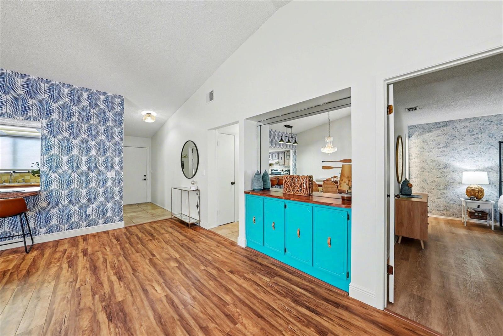 Image 11 of 27 For 9990 Eagles Point Circle 4