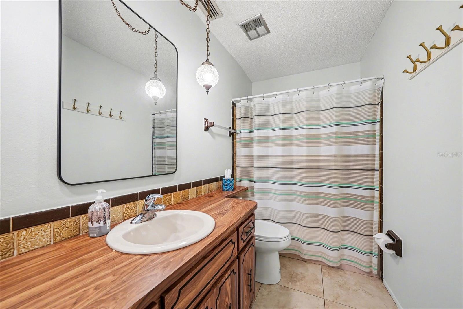 Image 21 of 27 For 9990 Eagles Point Circle 4