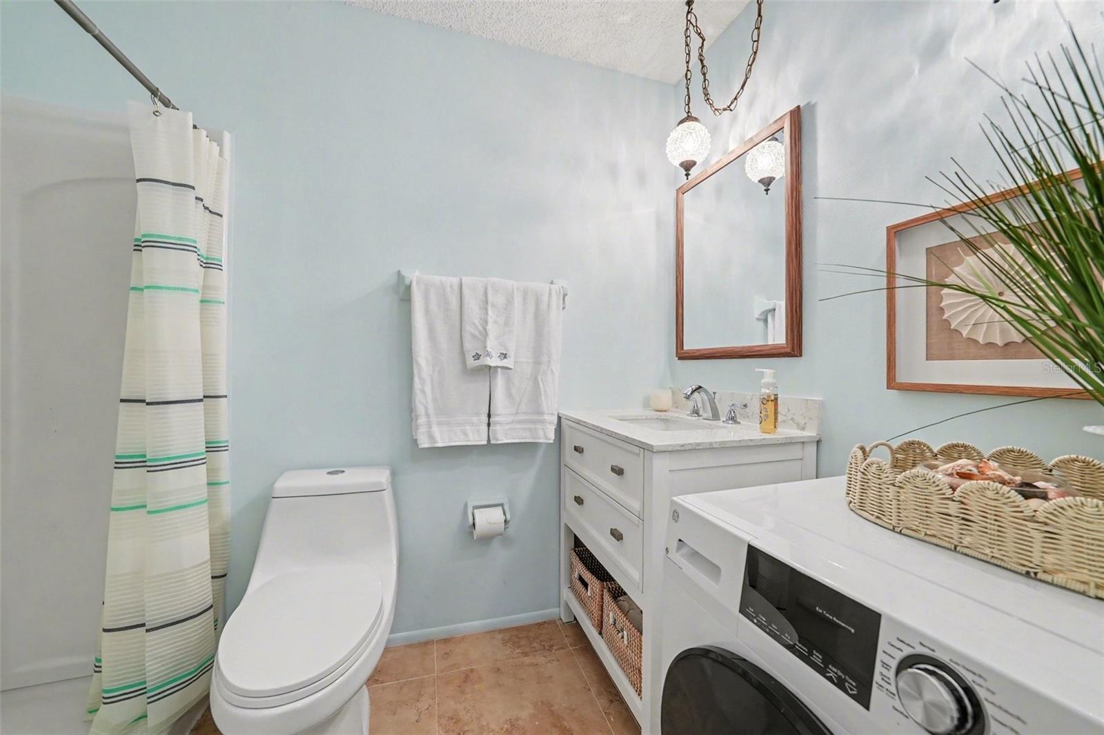 Image 22 of 27 For 9990 Eagles Point Circle 4
