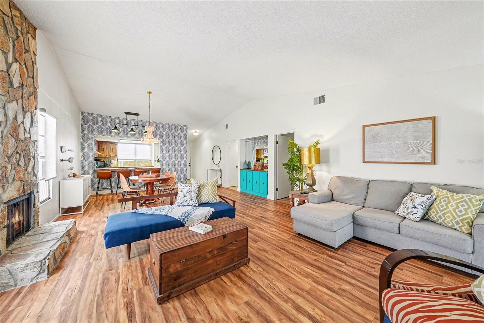Image 3 of 27 For 9990 Eagles Point Circle 4
