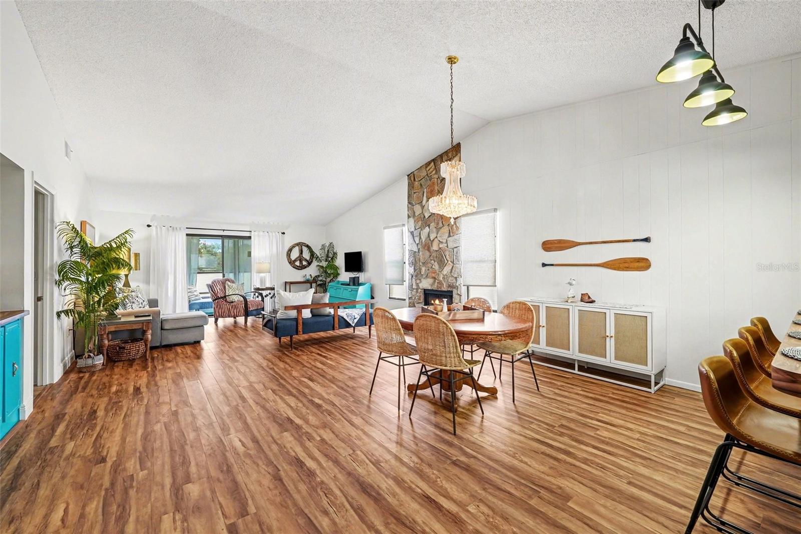 Image 6 of 27 For 9990 Eagles Point Circle 4