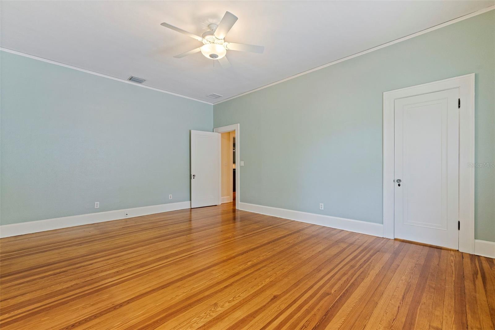 Image 33 of 68 For 1260 10th Street N