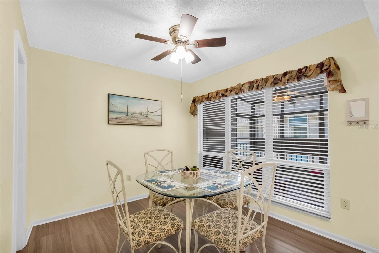 Listing photo id 11 for 247 Rex Place H