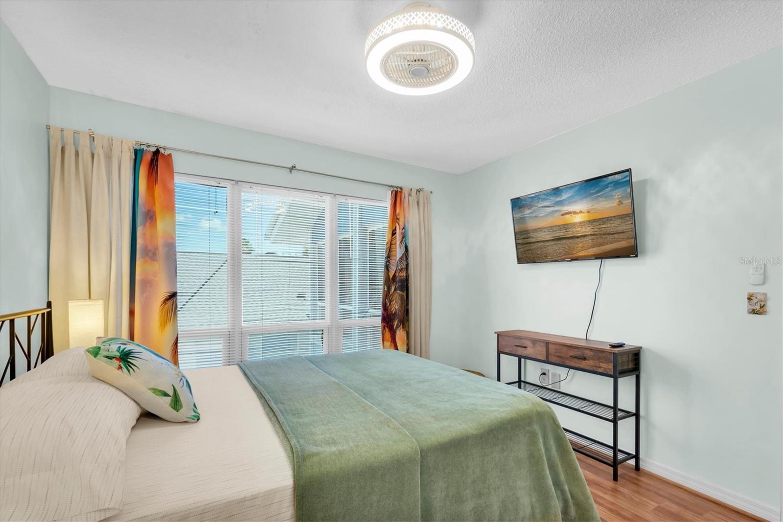 Listing photo id 19 for 247 Rex Place H