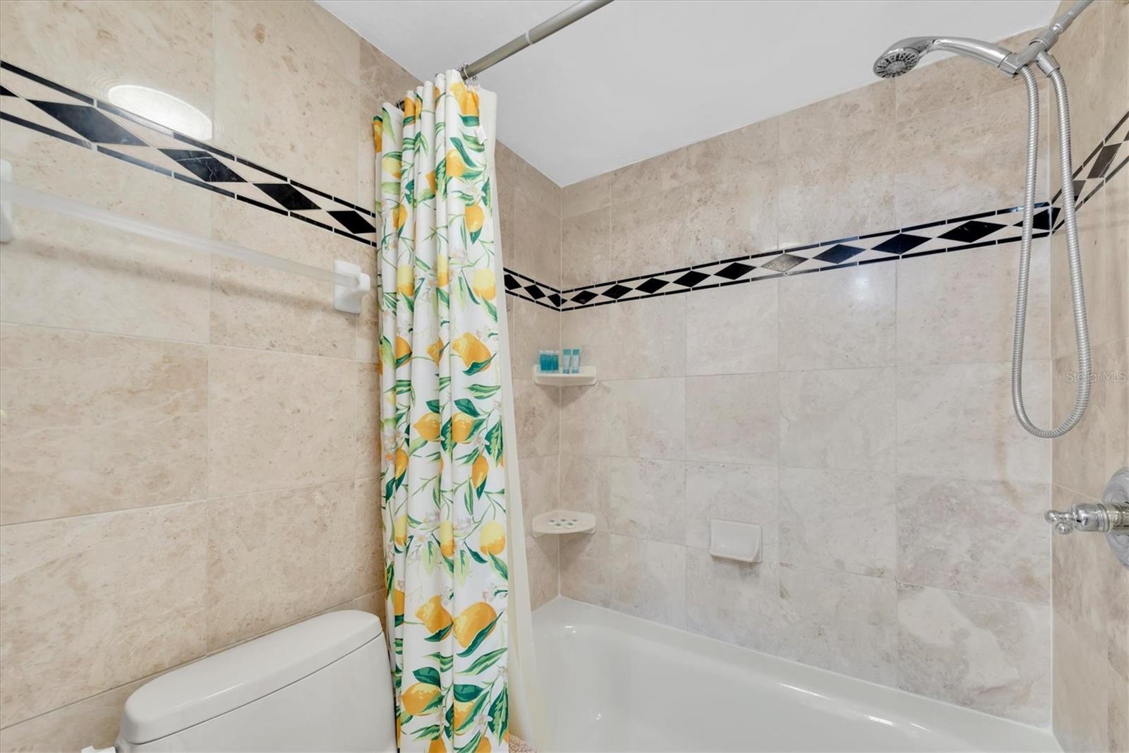 Listing photo id 22 for 247 Rex Place H