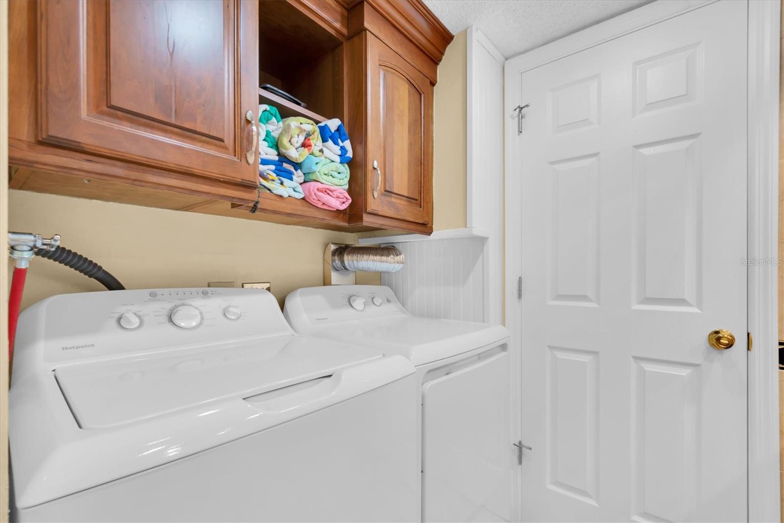Listing photo id 23 for 247 Rex Place H
