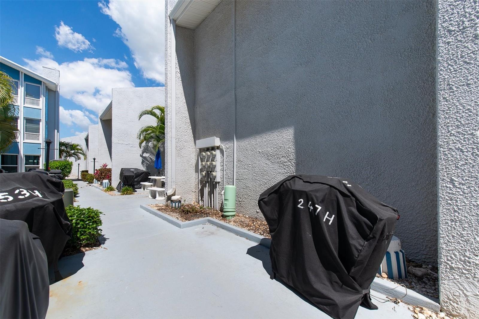 Listing photo id 29 for 247 Rex Place H