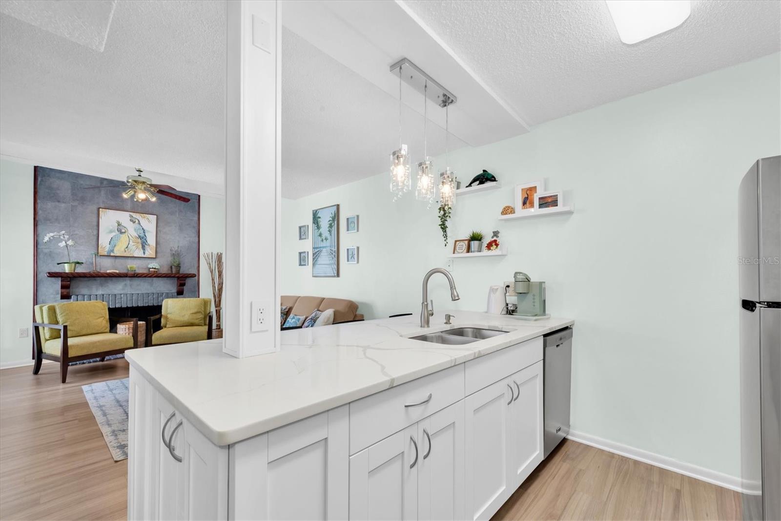 Listing photo id 2 for 247 Rex Place H