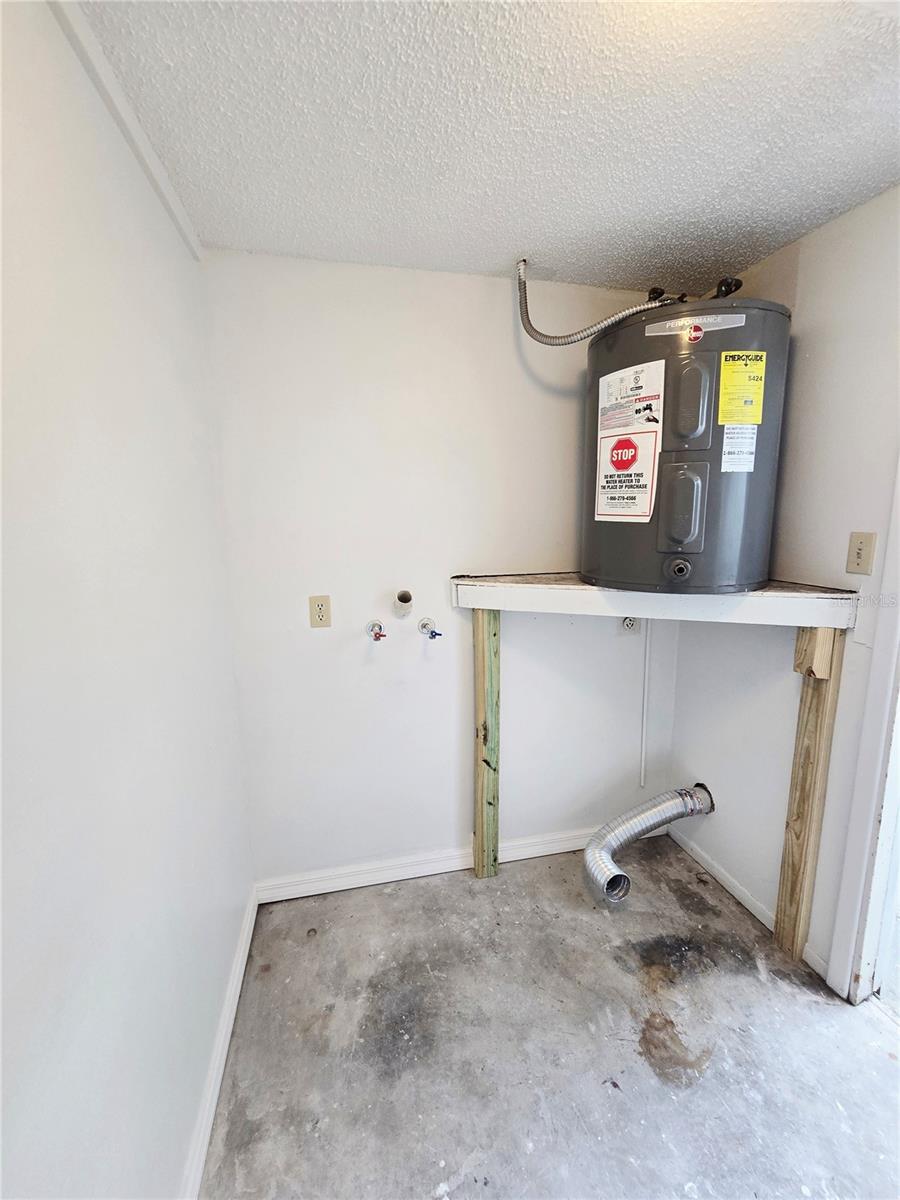 Image 16 of 19 For 7615 Fern Place 7