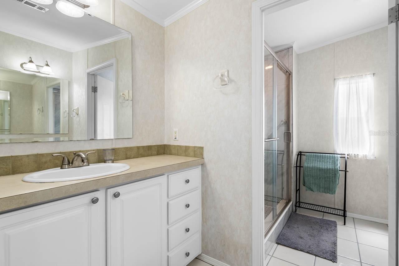 Image 18 of 43 For 164 Saint Thomas Circle