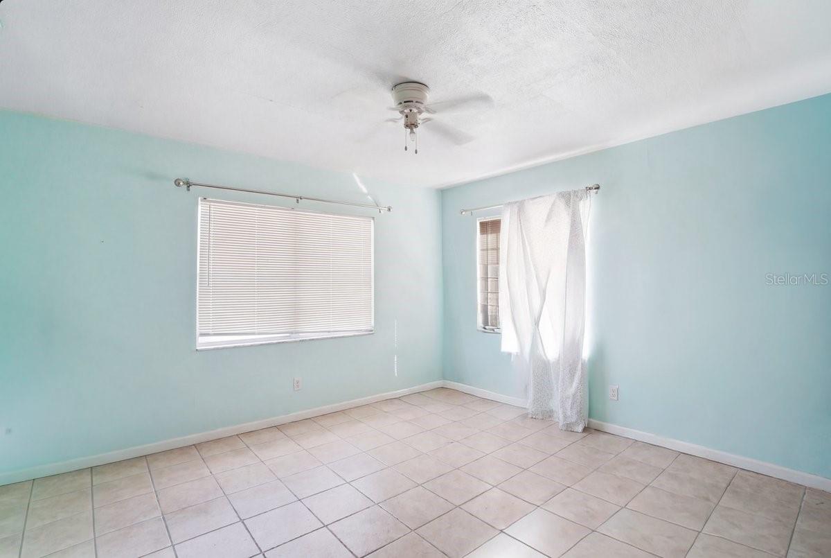 Image 13 of 31 For 6650 Hibiscus Avenue S