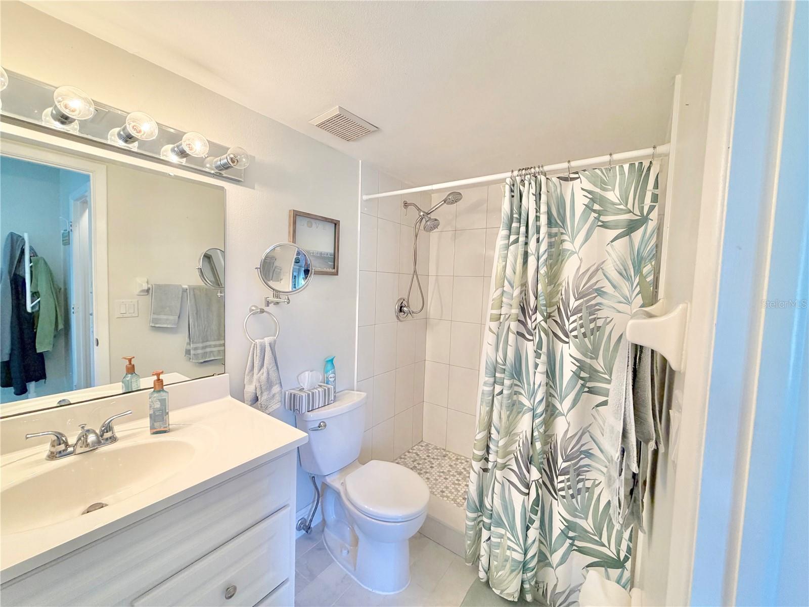 Image 15 of 26 For 2087 Hunters Glen Drive 112