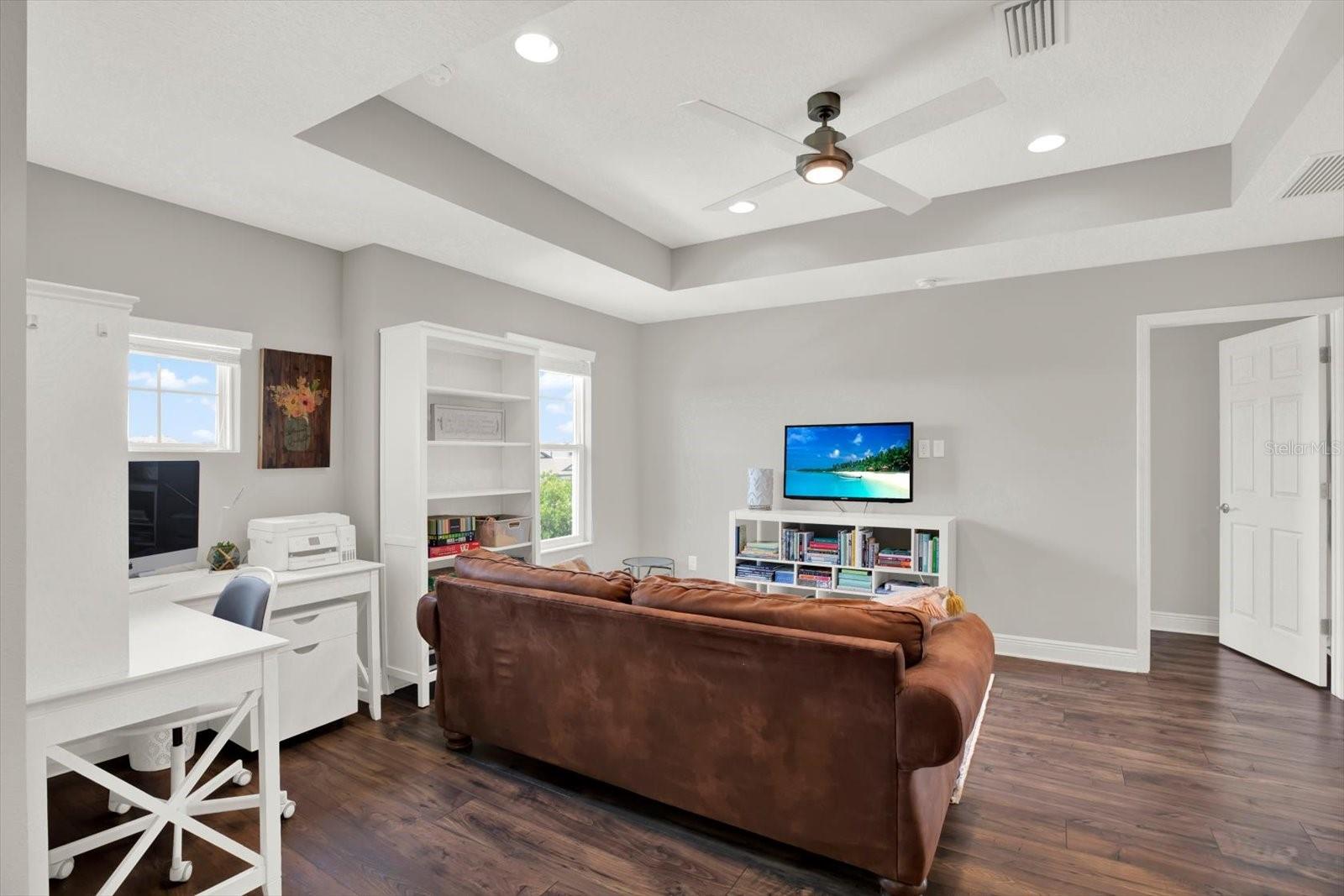 Image 33 of 76 For 31601 Holton Court