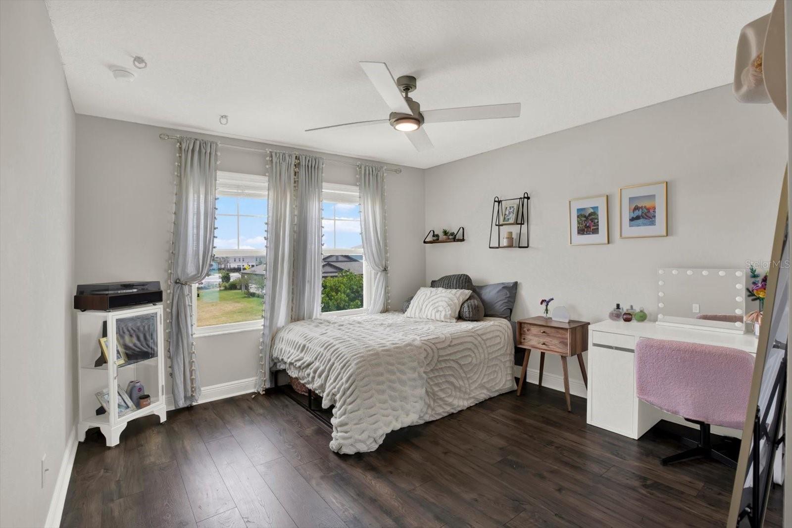 Image 36 of 76 For 31601 Holton Court