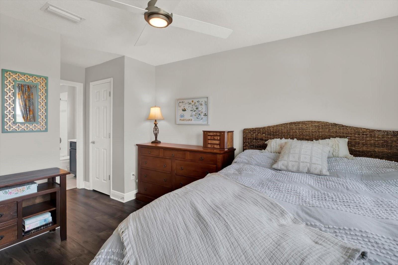 Image 41 of 76 For 31601 Holton Court