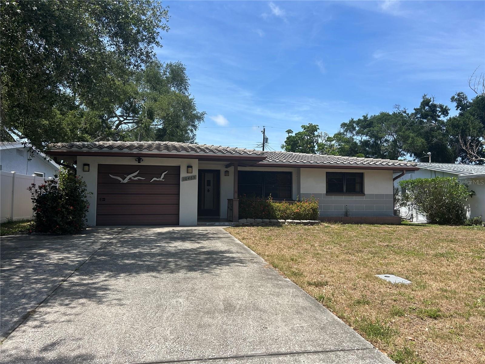Image 2 of 31 For 10463 Valencia Road