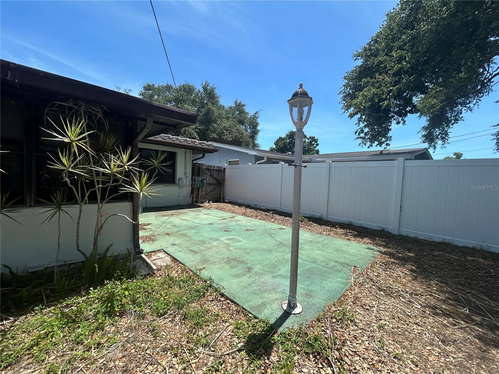 Image 29 of 31 For 10463 Valencia Road