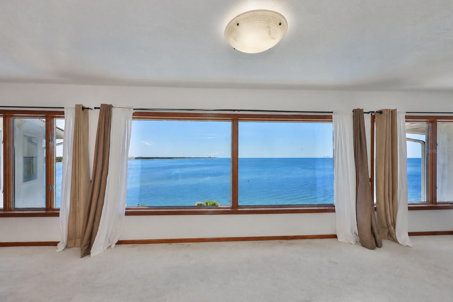 Image 26 of 72 For 1021 Symphony Isles Boulevard