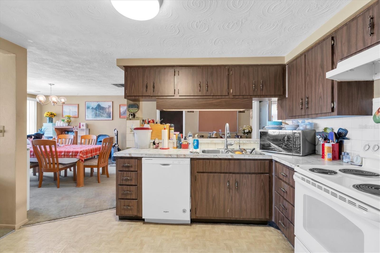 Image 9 of 28 For 3352 Seffner Drive