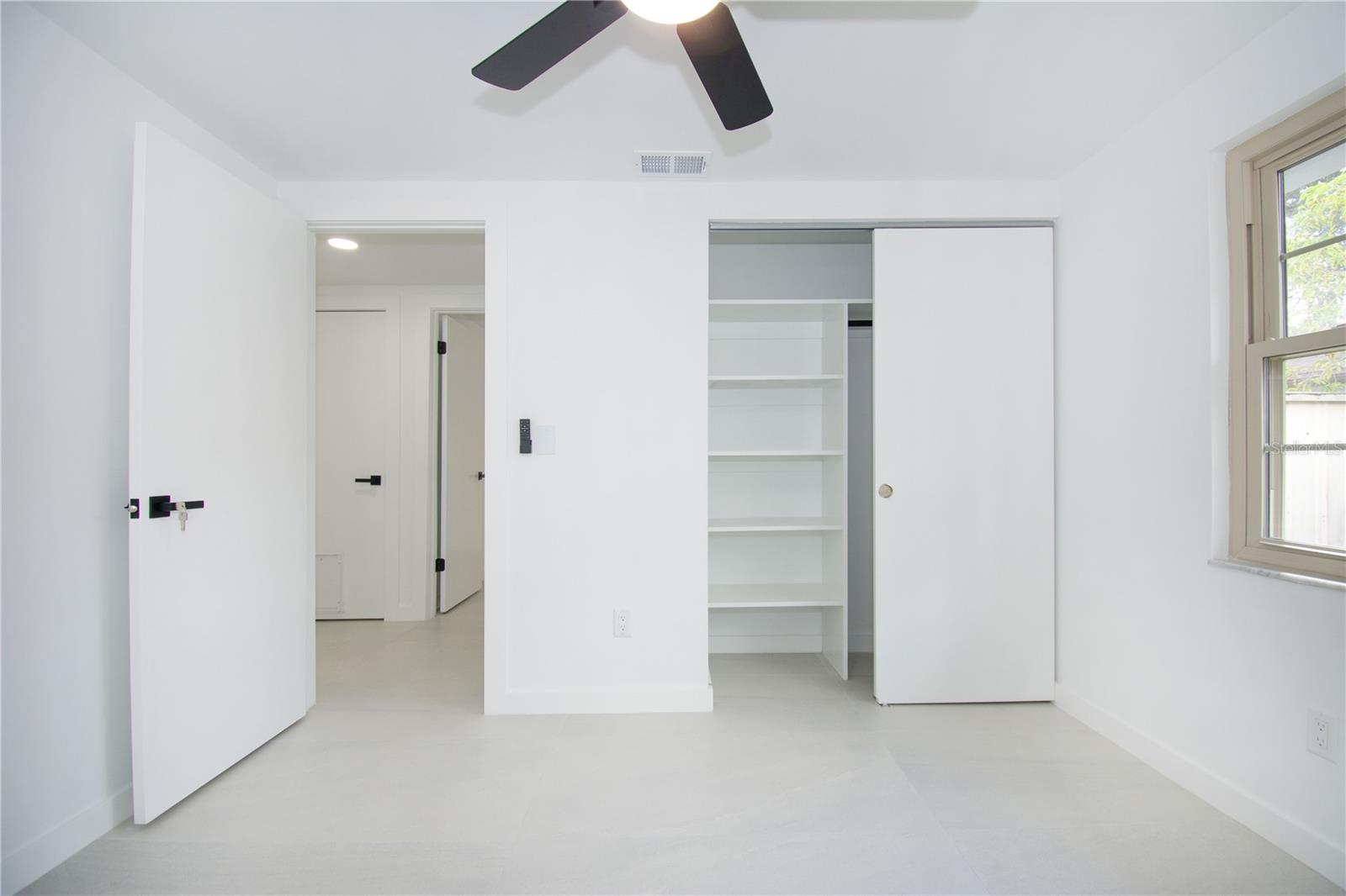 Image 15 of 30 For 9409 Lonsdale Court