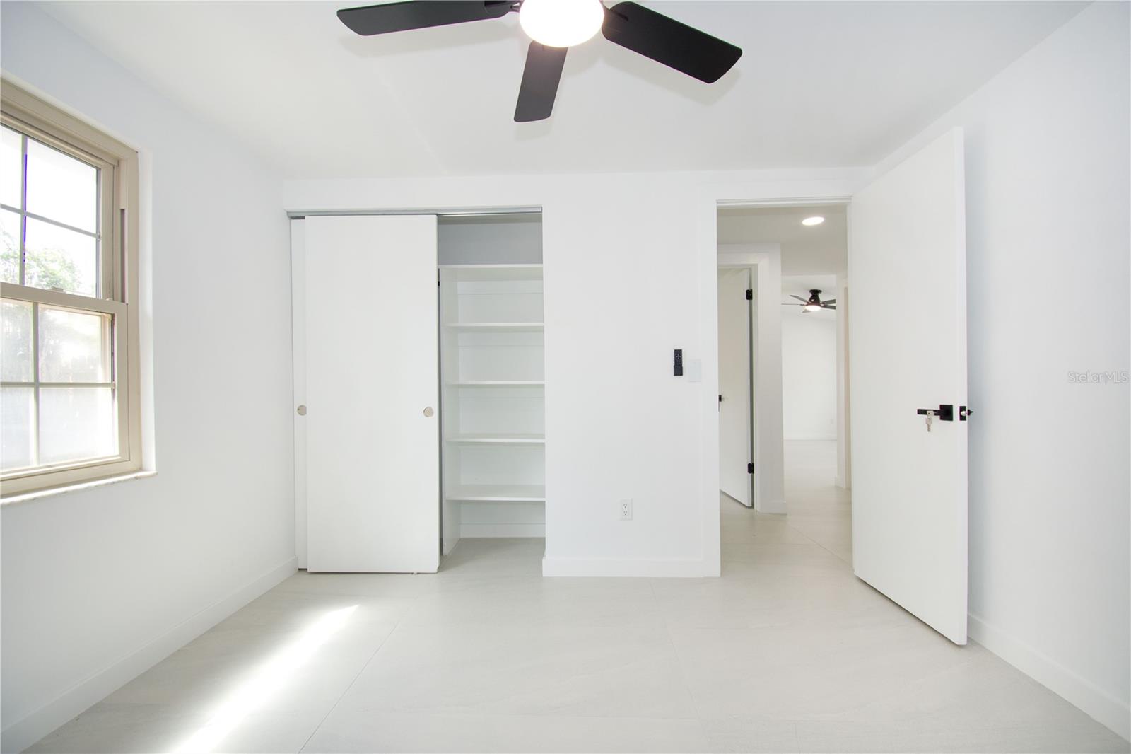 Image 17 of 30 For 9409 Lonsdale Court