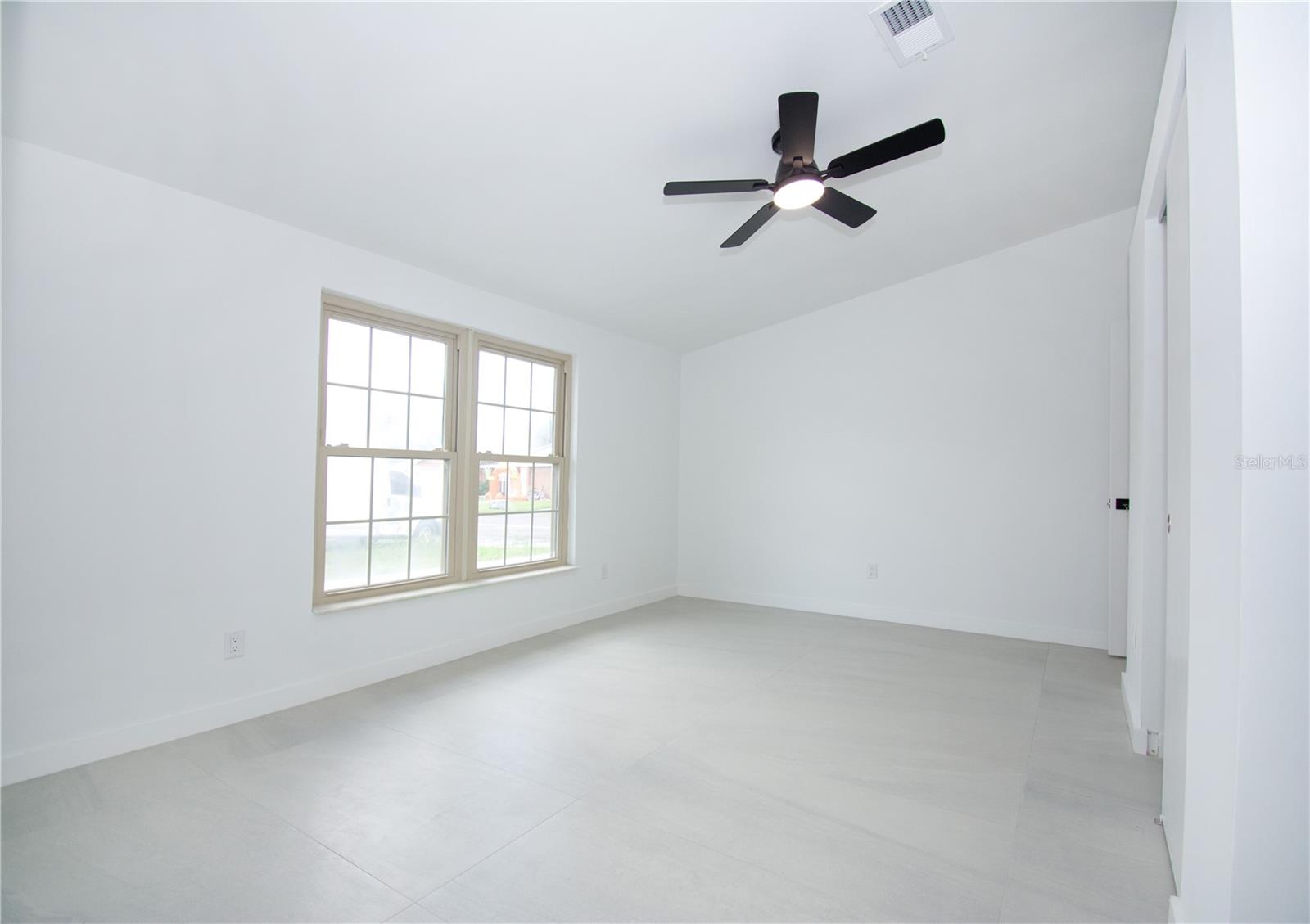 Image 9 of 30 For 9409 Lonsdale Court