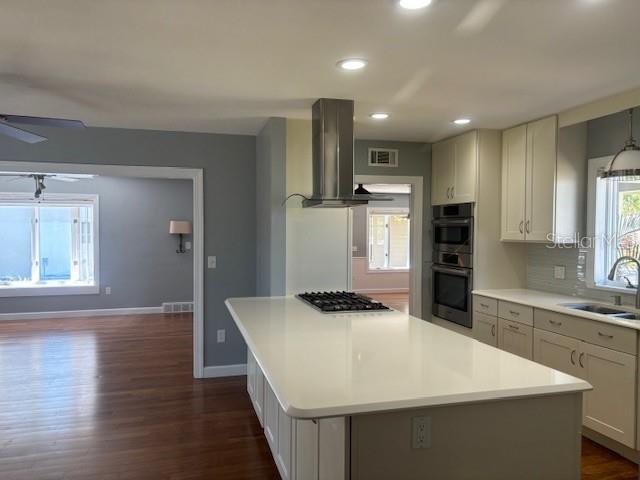 Image 10 of 32 For 559 Chicago Avenue
