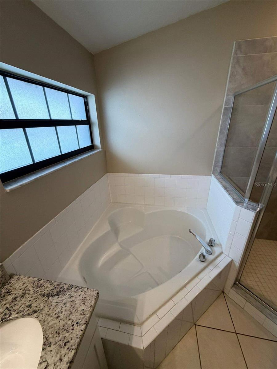 Image 18 of 38 For 2203 Summer Raye Court