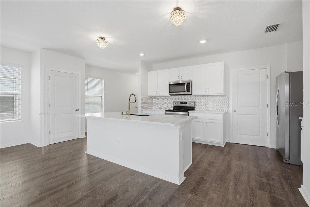 Image 21 of 56 For 3126 Suncoast Blend Drive