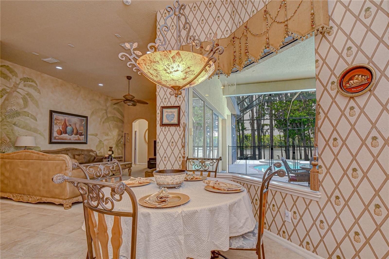 Listing photo id 12 for 20915 Lake Vienna Drive