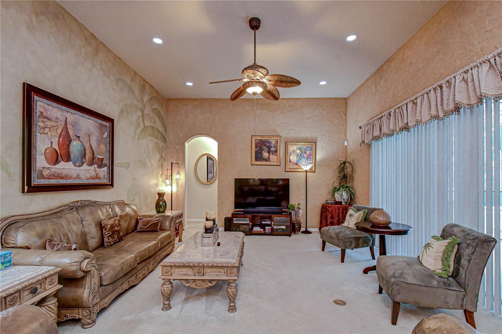 Listing photo id 13 for 20915 Lake Vienna Drive