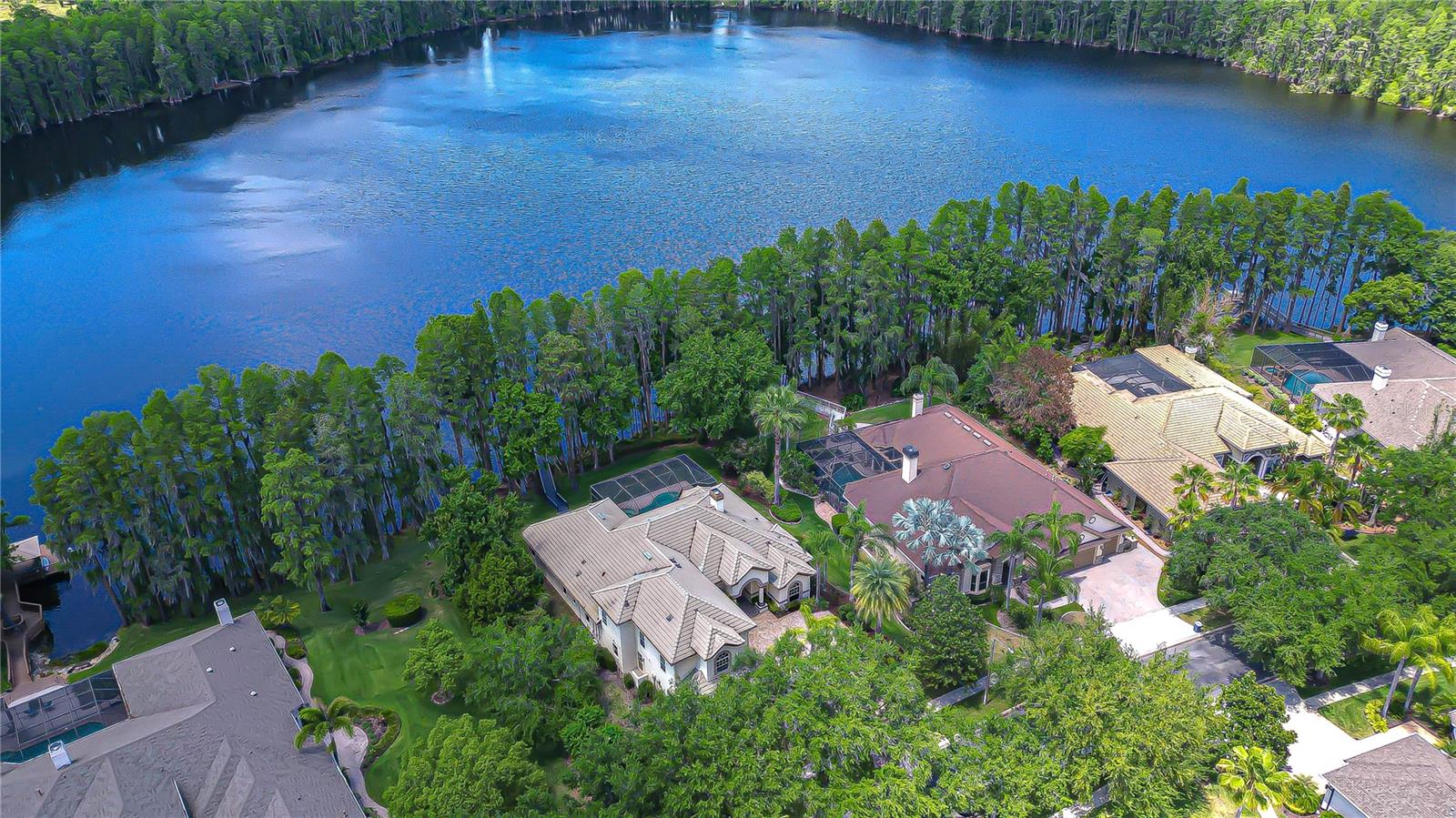 Listing photo id 0 for 20915 Lake Vienna Drive